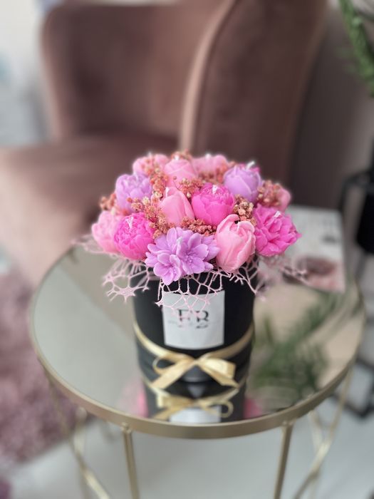 Перфектен подарък за жена букет от свещи изработени ръчно