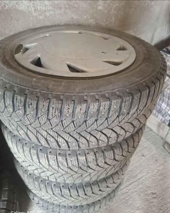 Продам зимние шины