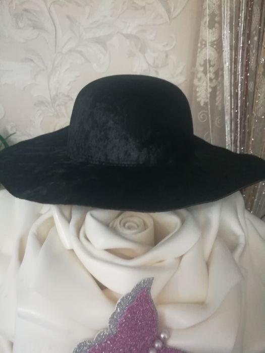 Шляпа. Весна - осень.