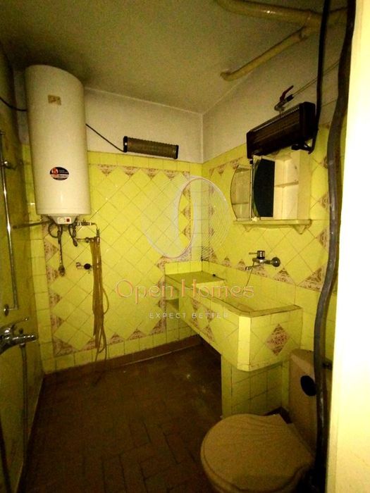 Продава се Тристаен апартамент в Пловдив, Въстанически - 135 кв.м за 1097 €/кв.м - Снимка #4