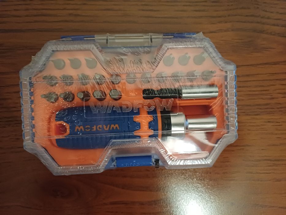 Отвёртка для бит реверсивная