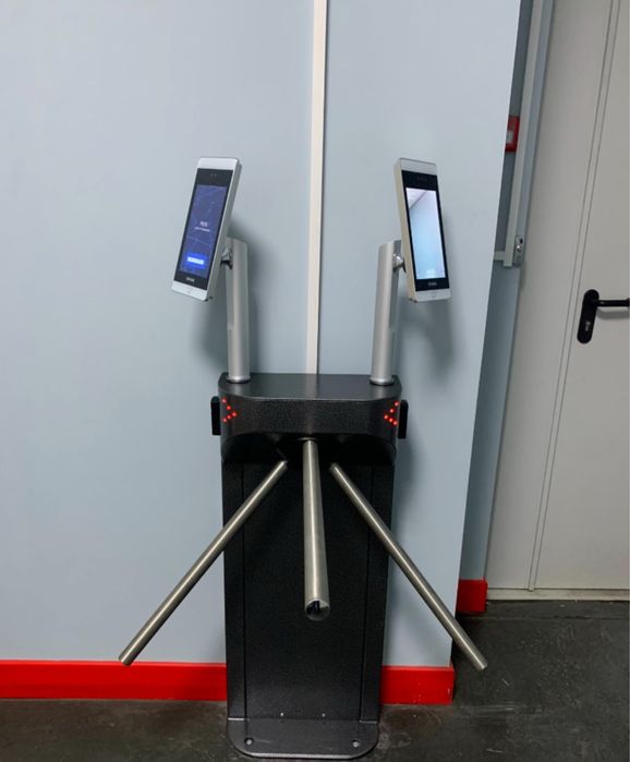 Турникеты с Face ID для доступа лиц