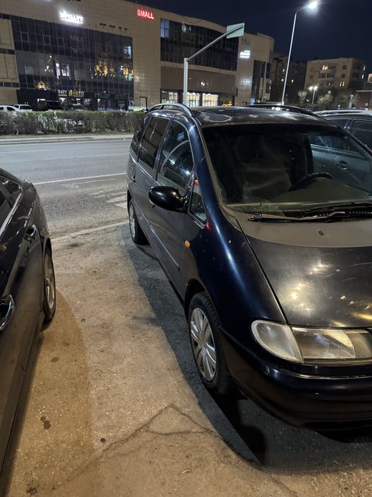 Volkswagwen Sharan 1