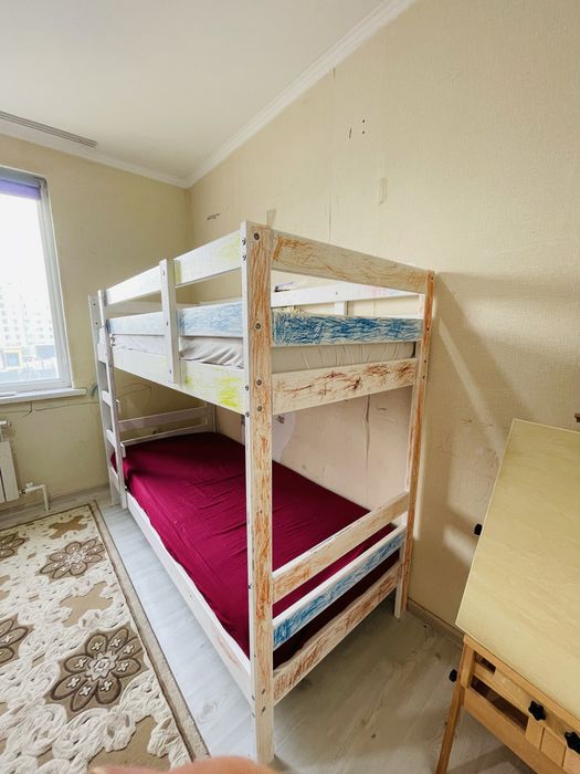 Детский кровать.