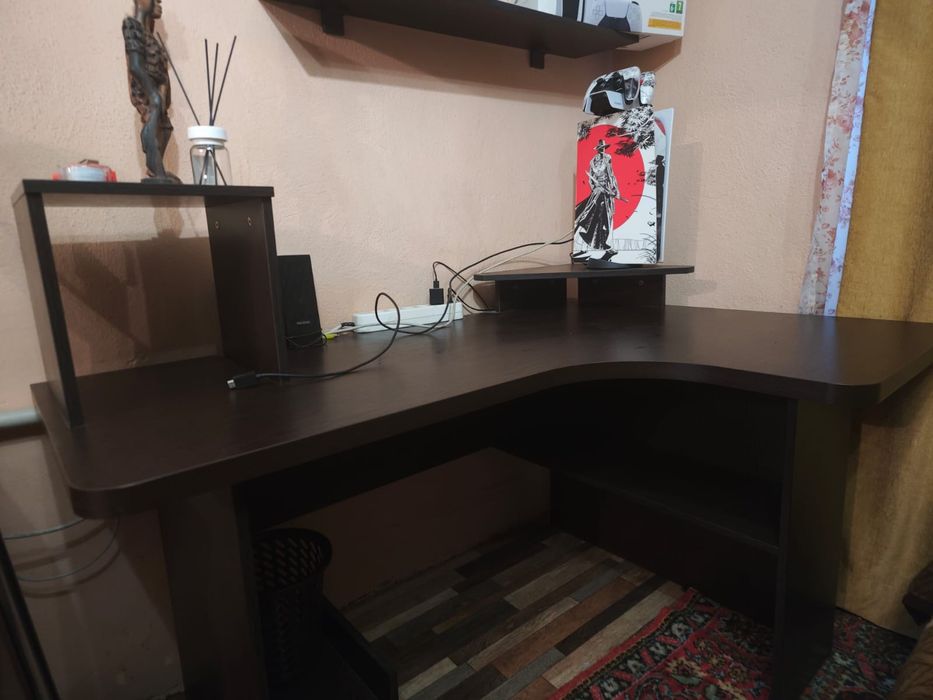 Стол компьютерный