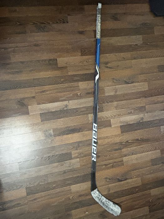 Продам клюшку BAUER x