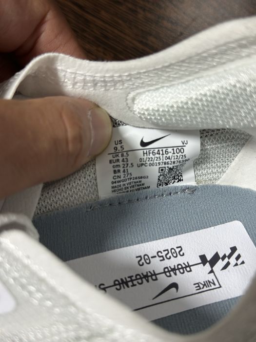 Продам беговые кроссовки Nike