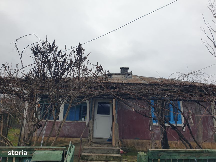 Vulturi ( Vanatori )- IASI – Casă + teren 907 mp- 8.5 km pana in Copou