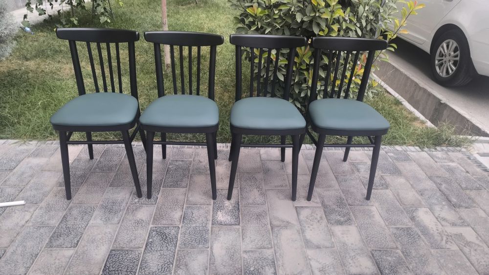 Рестоврация мягкой мебели смена дизайна лакировка стульев реставрация