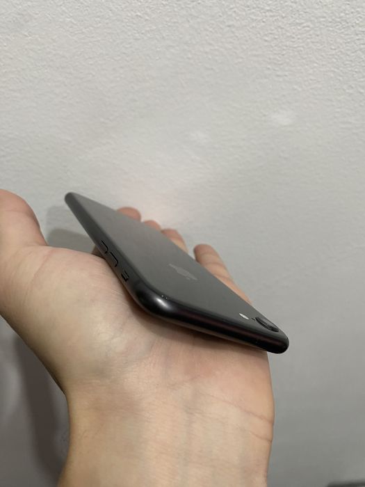 iPhone 8 / 64gb / 82% baterie / IOS 13.7