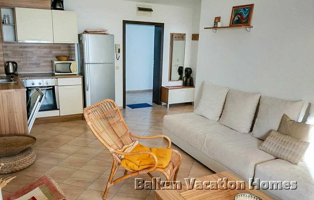 Продава се Тристаен апартамент в Бяла - 109 кв.м за 417 €/кв.м - Снимка #3