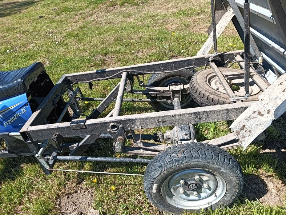 Triciclu pe benzina vând sau schimb cu ATV