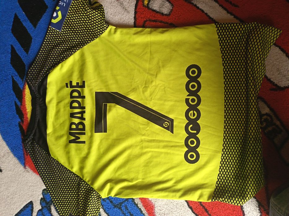 Trico de fotbal cu mbappe