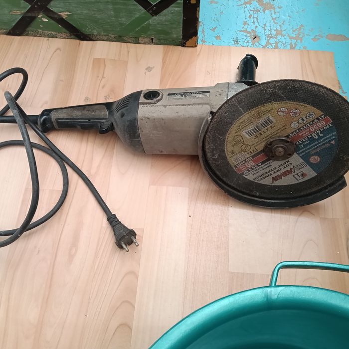 Продам болгарку .