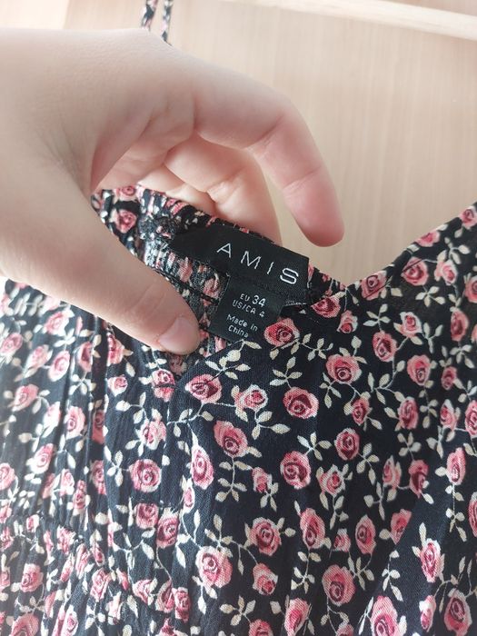 Rochita neagra cu floricele