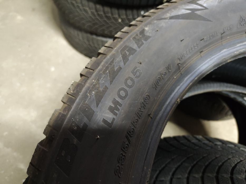 235/55/19 Brigestone