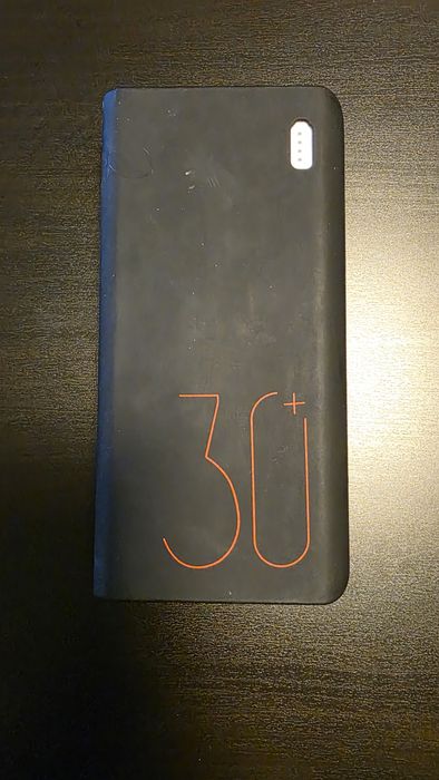 Baterie externă Romoss Sense 8+ 30000 mAh  (impecabilă) +  husă din silicon