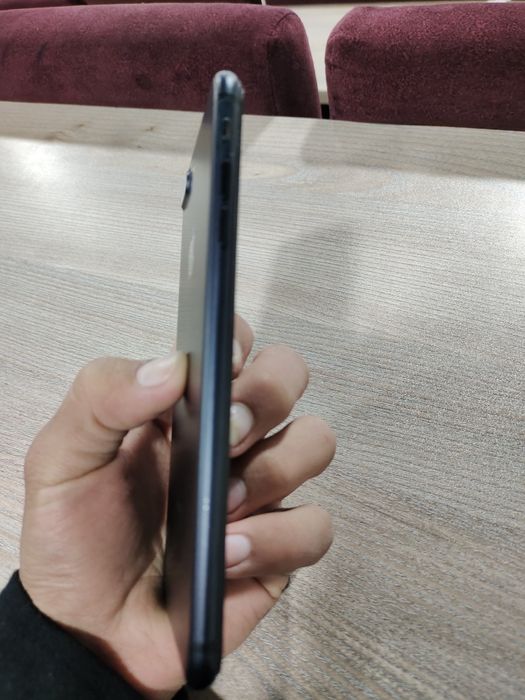 iPhone 7 plus juda tiniq holatda