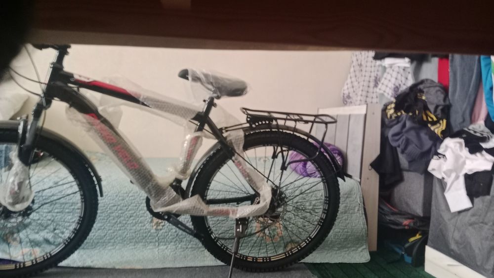 новый спортивный велосипед, в наборе все есть.