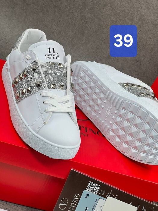 Adidasi dama Valentino