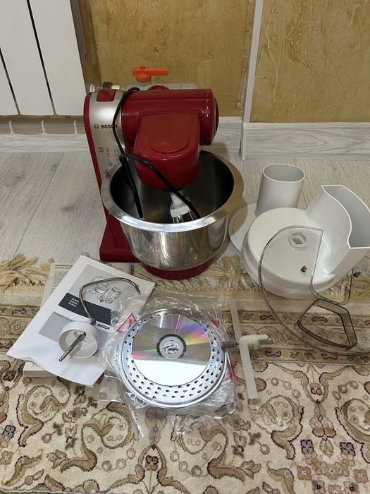 Настольный миксер от Бош.