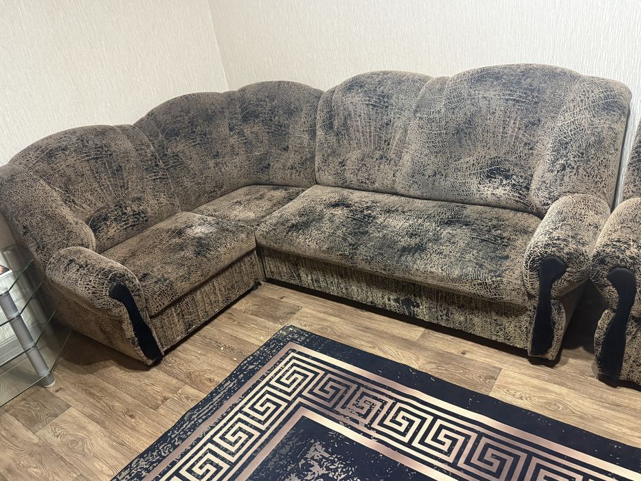 Продам диван дешево