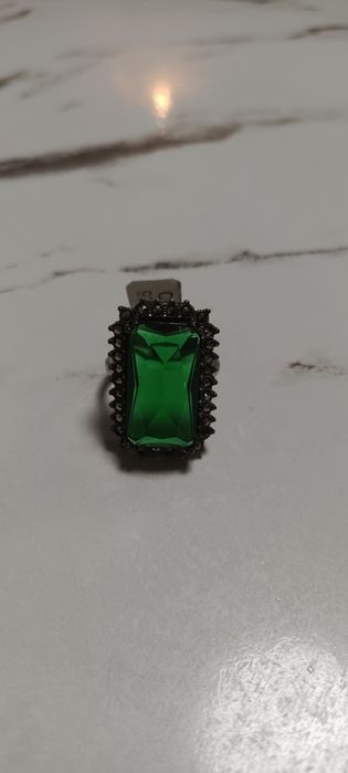 Срочно продам перстень серебро