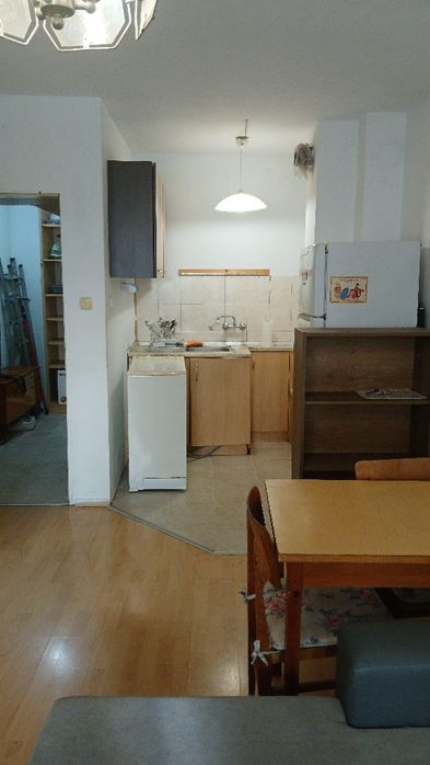 Дава се под наем Едностаен апартамент в Варна, Цветен квартал - 33 кв.м за 178.5 € - Снимка #1