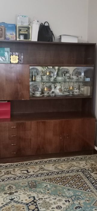 Продам сервант  б/у румынский