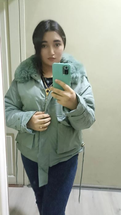 Qishlik kurtka sotiladi