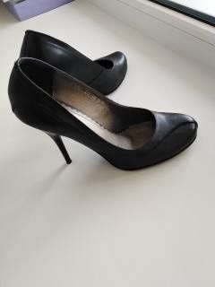 Продам обувь женскую