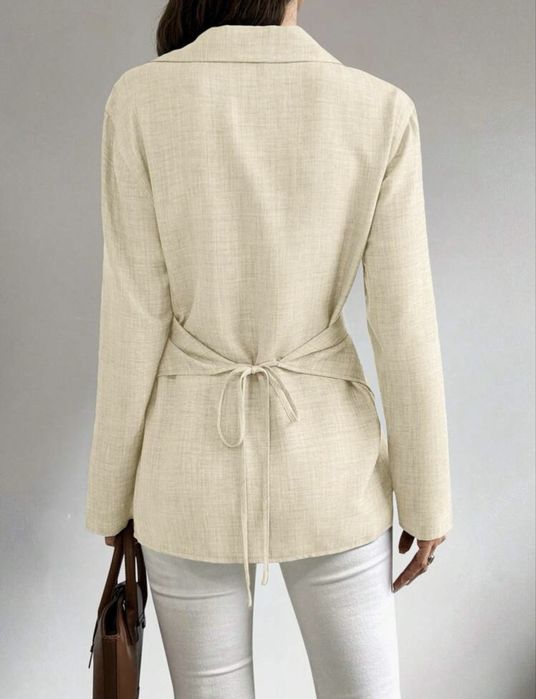 Красива риза в цвят кайсия с интересен дизайн