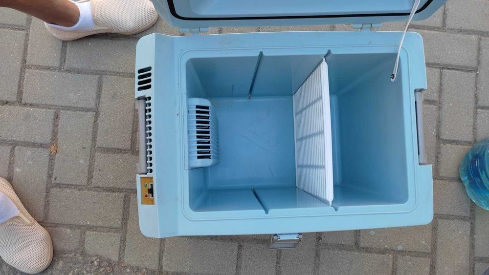 Голяма хладилна чанта/кутия за автомобил - 32л, с функция затопляне