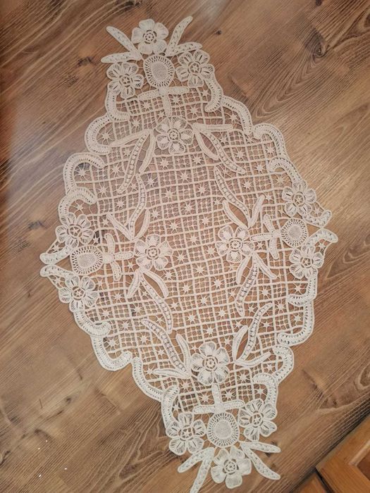 Vând milieuri macrame și față de masa macrame