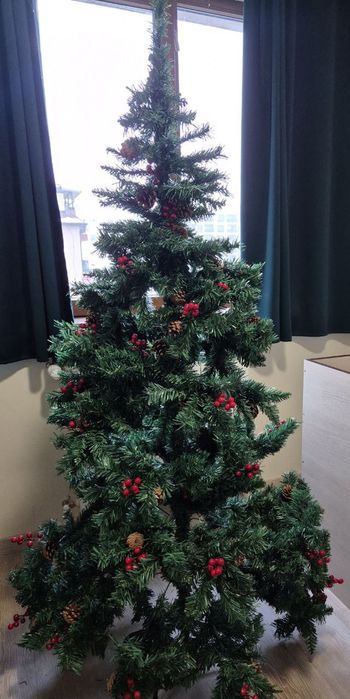 Коледно   дърво ...