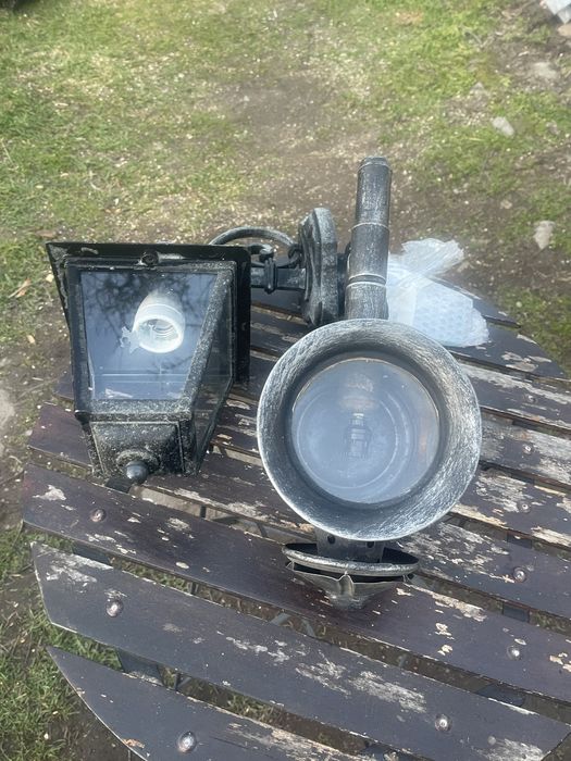 Vând două aplice din fier forjat