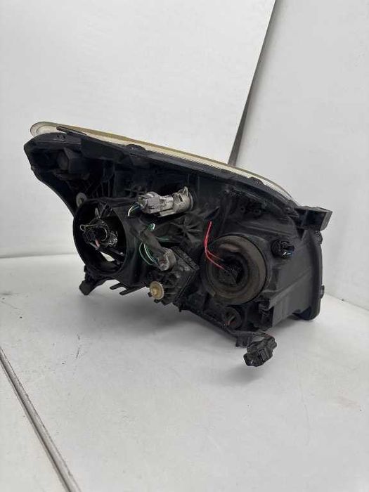 Faruri Toyota Avensis II T25 2003-2009 far dreapta far stanga cu lupa