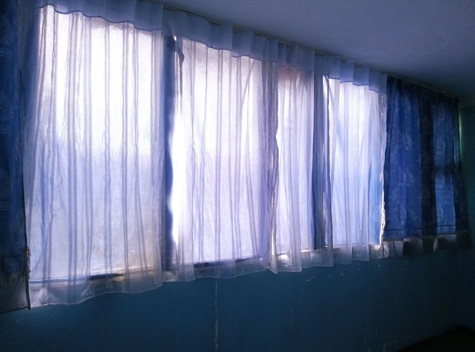 Восход Бозор олдида 2 хоналик квартира ижарага берилади