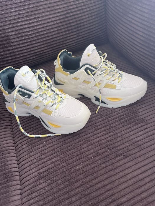 Спортни обувки GUESS