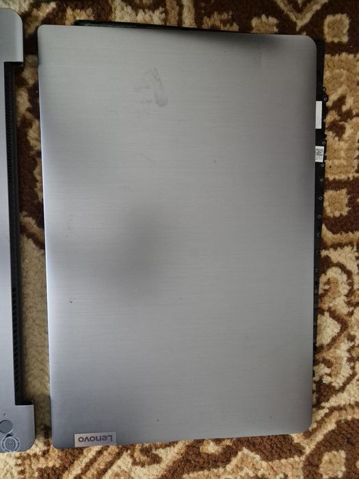 Doua laptopuri nefuncționale lenovo