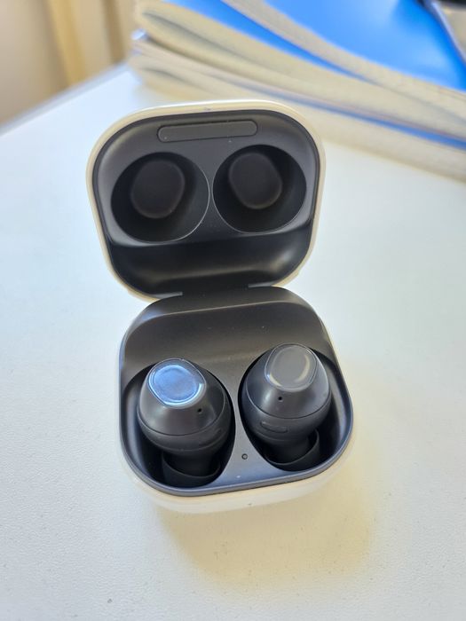 Продам наушники Samsung Buds FE черные