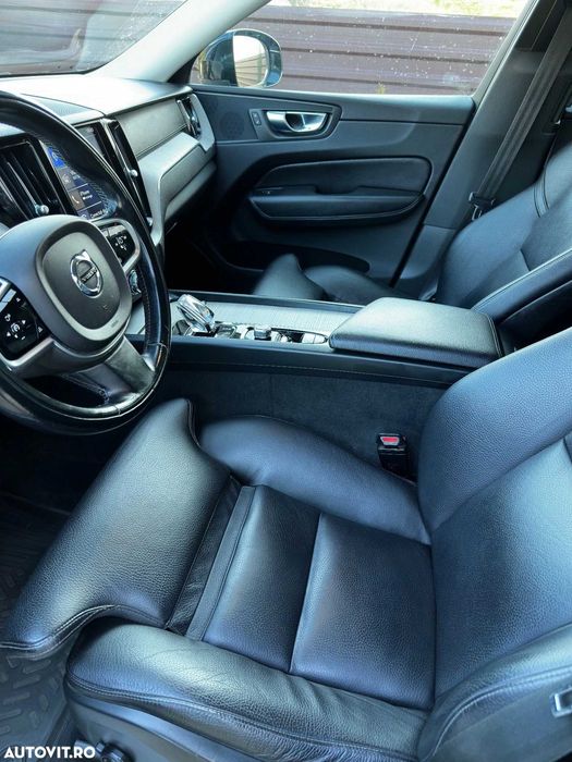 Volvo XC60 - INSCRIPTION-B4 diesel Mild-hybrid-2020-AWD-CUTIE AUTOMATĂ