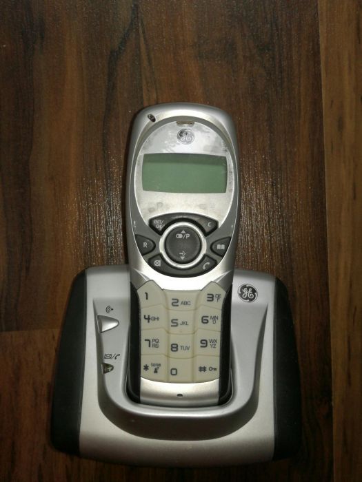 Безжичен телефон