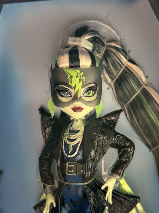 Френки Haunt Couture