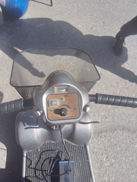 Продавам инвалидна електрическа количка внос от Германия