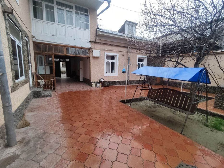 Узбекистанская! 3-соток.Продаётся дом.