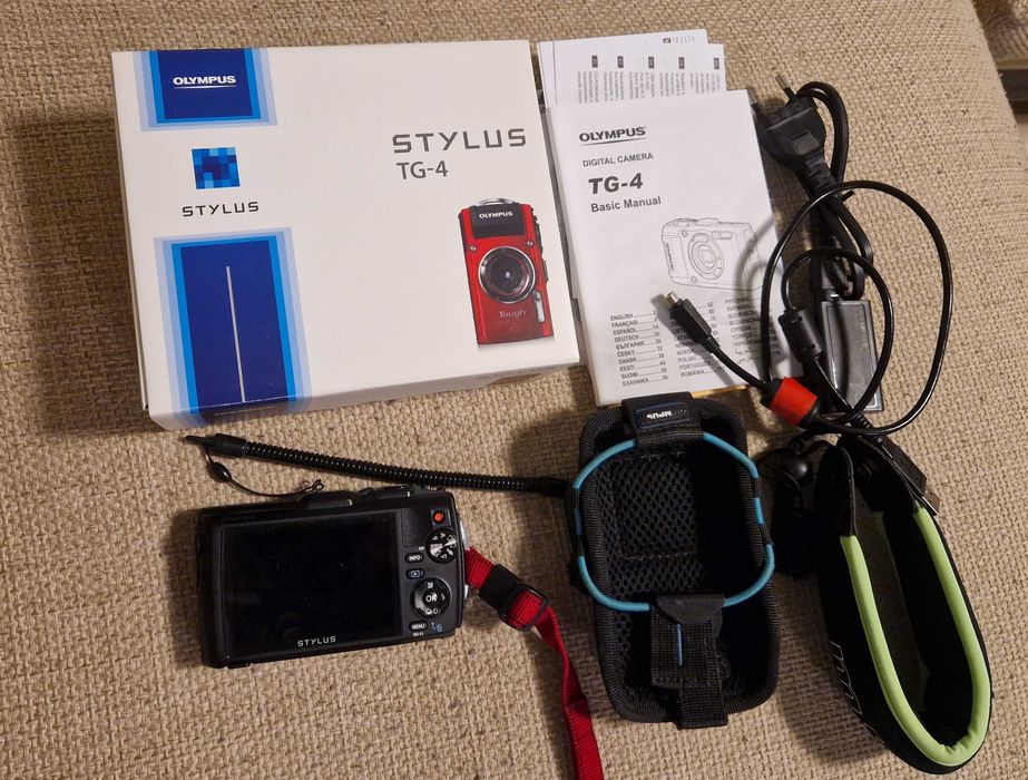 Фотоапарат Olympus Stylus TG-4 Tough
