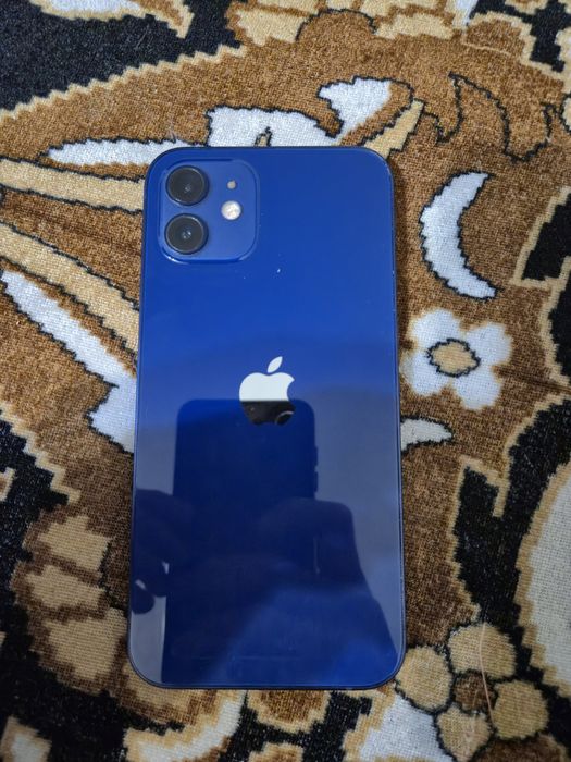 Обменяю айфон 12