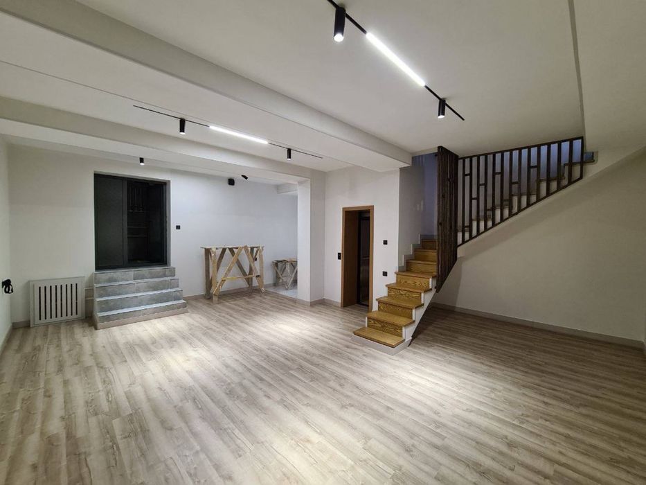 Дом центр Луначарского 360 м2