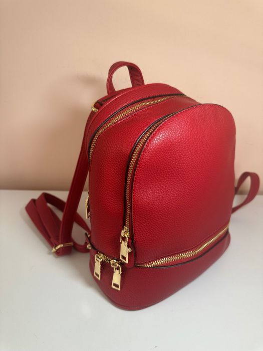 Стилна дамска раница